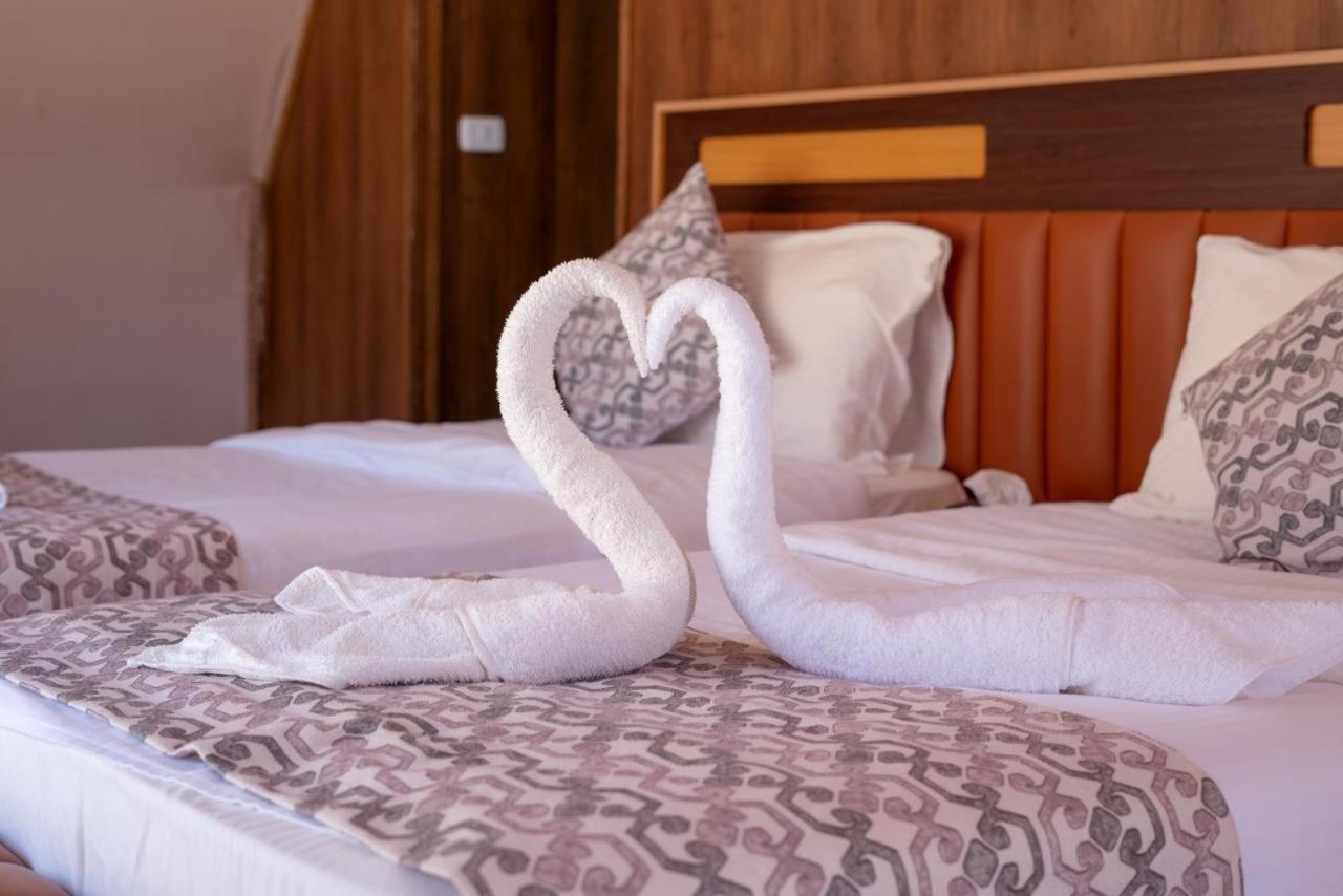 Al Sultana Luxury Camp Villa Wadi Rum Exterior photo